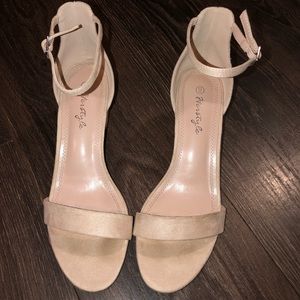 nude/cream colored heel (wedge)